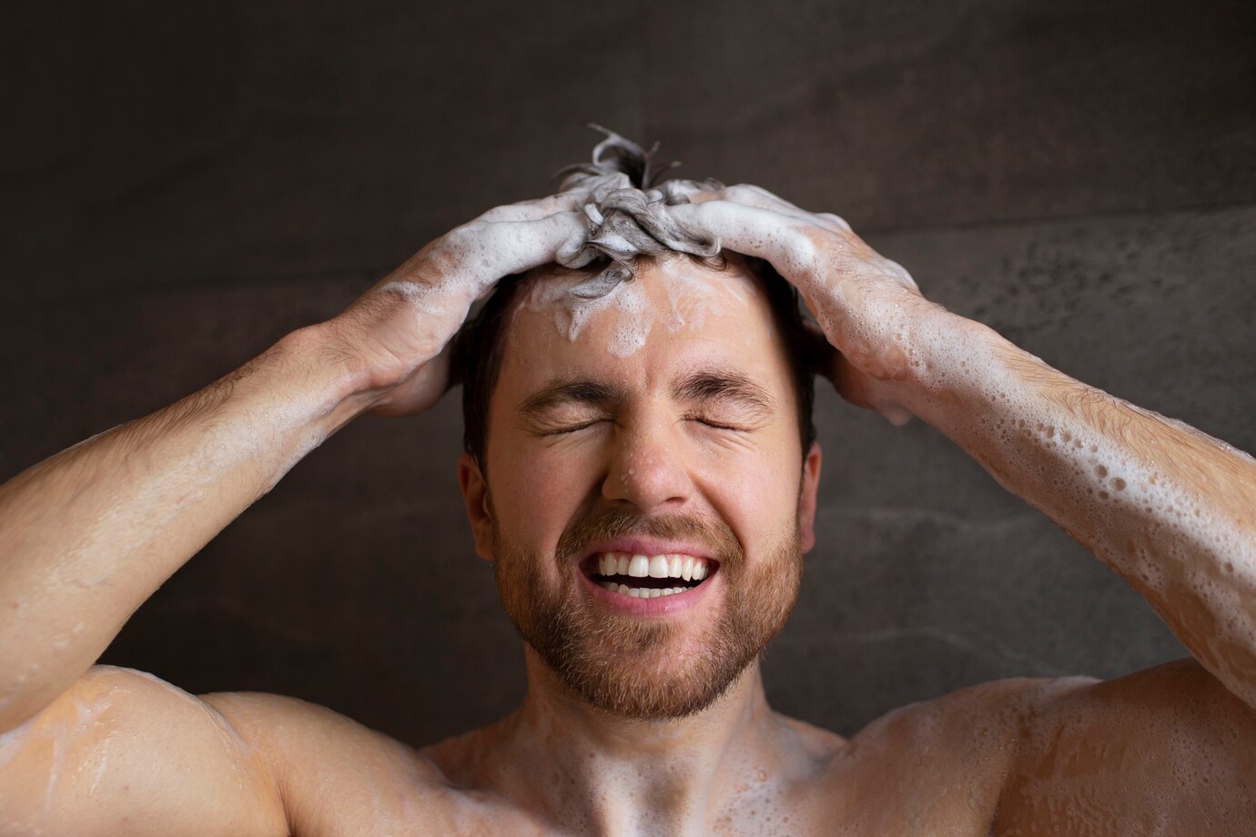 Lavado de pelo tras un injerto capilar